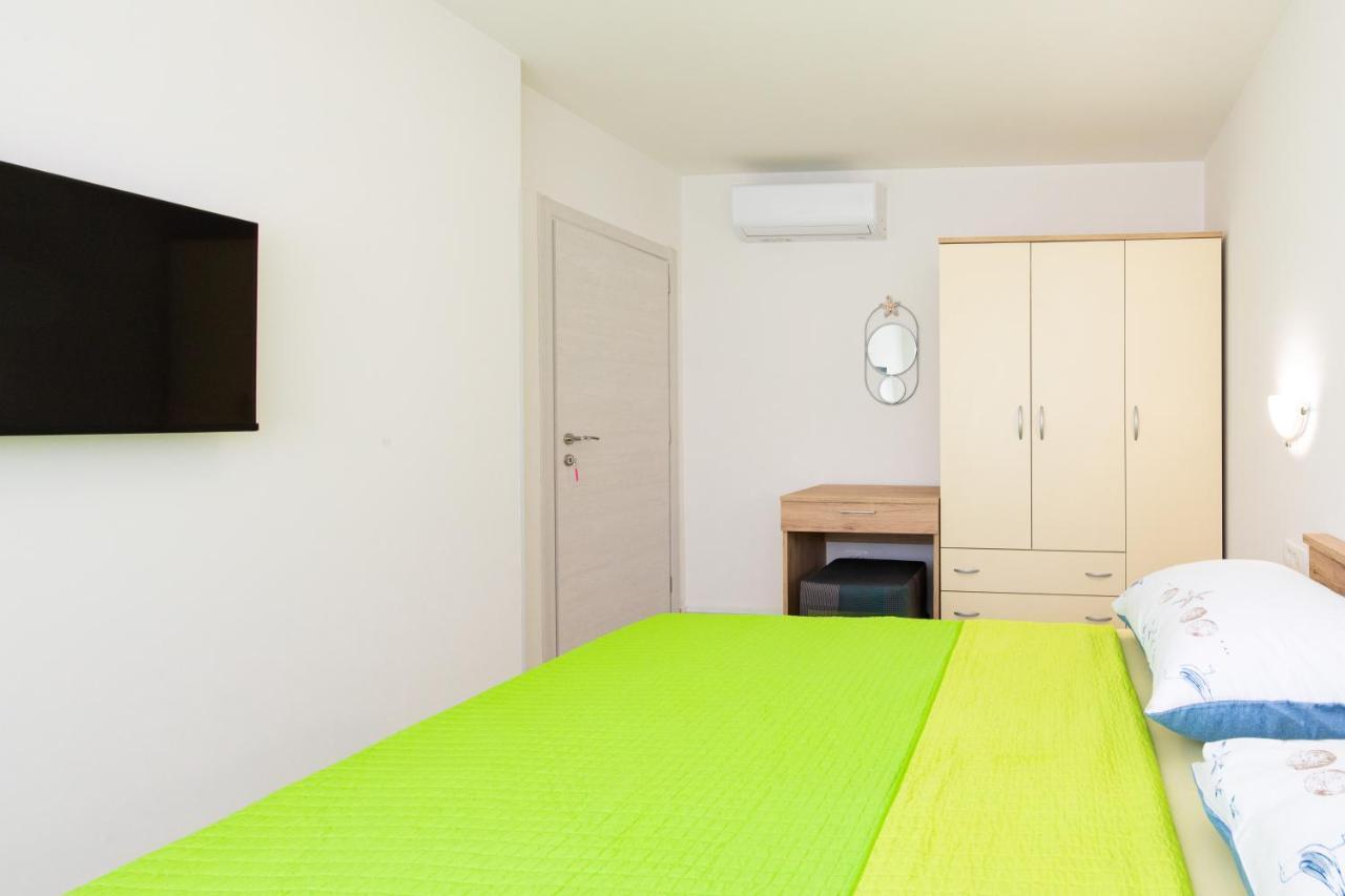 Apartman Ivona U Prizemlju Malinska Eksteriør bilde